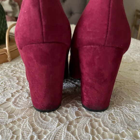 Berry Colored Block Heels | Size 7.5 - Picture 5 of 7